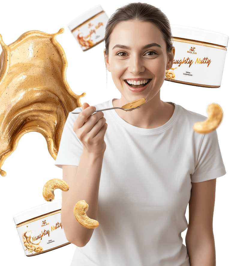 Mujer sonriente probando pasta de anacardo NN